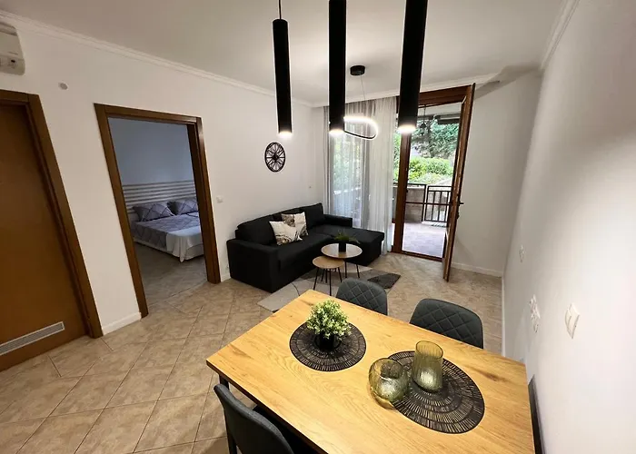 Apartman Eve Santa Marina Ii - Sea, Pools, Relax